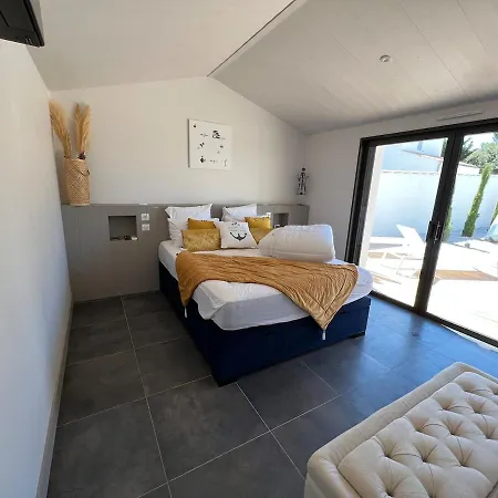 La Bosse Ile De Noirmoutier Pour 10 Personnes * L'Epine (Vendee)