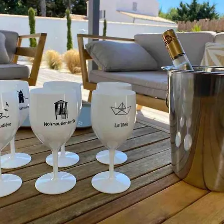 Villa La Bosse Ile De Noirmoutier Pour 10 Personnes L'Epine (Vendee)